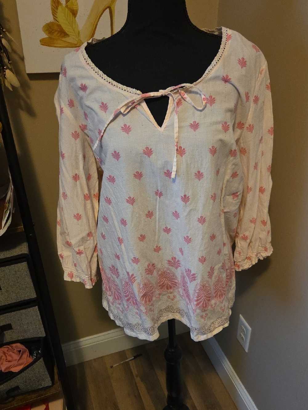 Izod White Tunic with Pink Floral Print-EUC